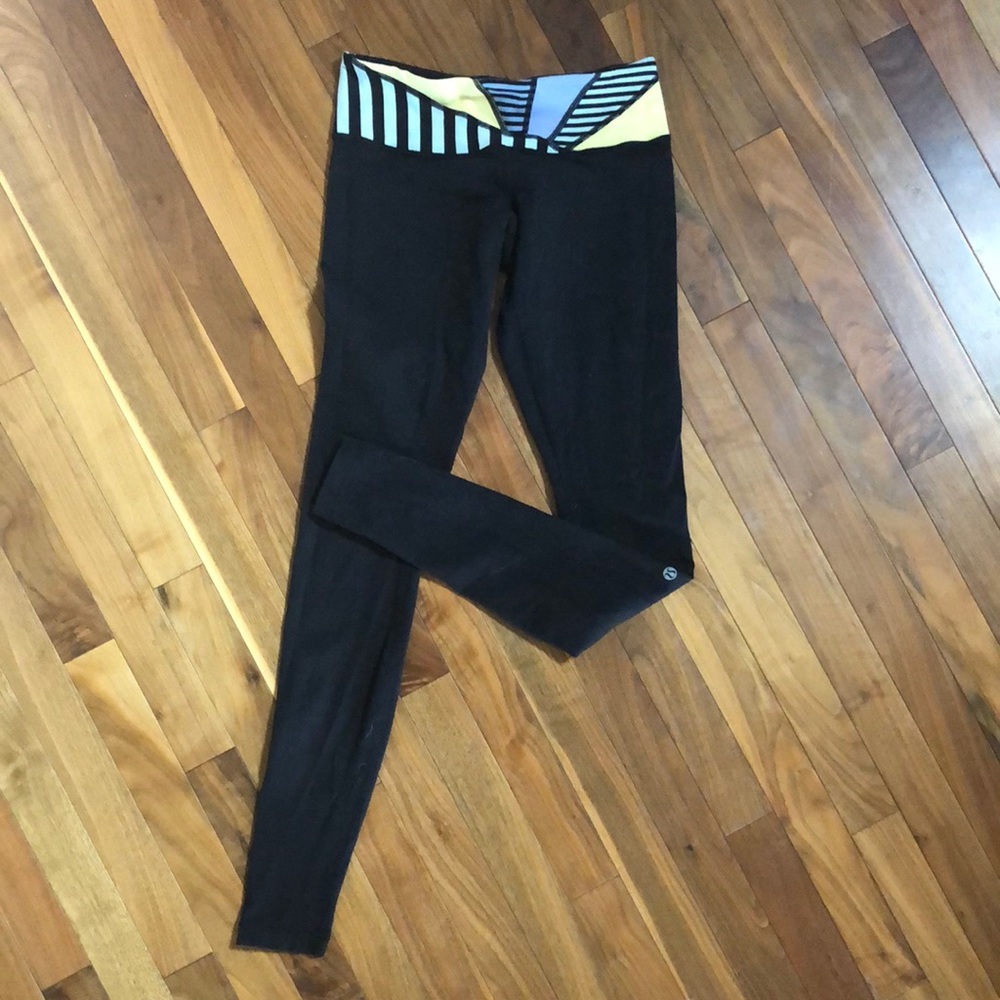 Beautiful reversible long Lululemon gym leggings. 2 for 1 look